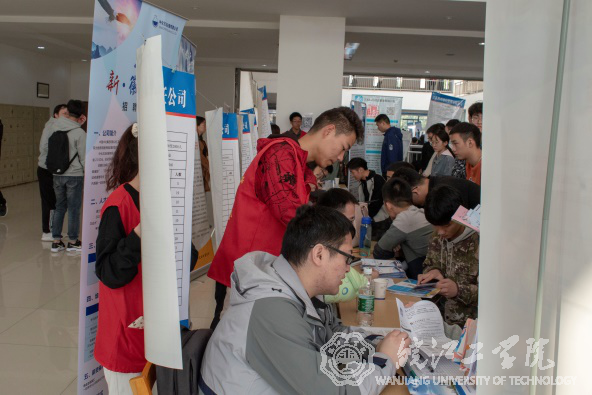 beat365正版唯一官网2021届毕业生秋季大型双选会志愿服务活动圆满落幕