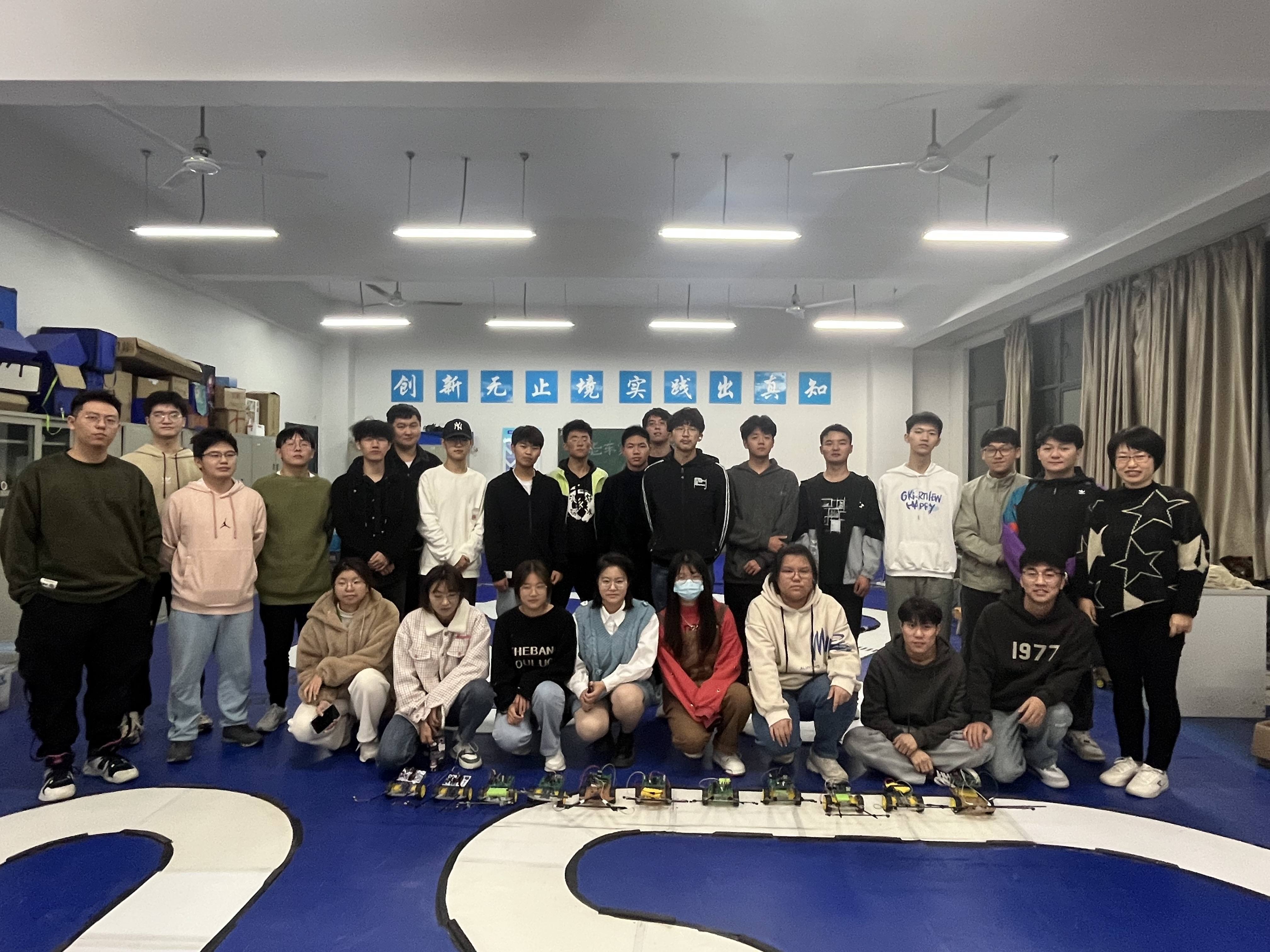 beat365正版唯一官网第十二届智能车竞赛顺利举行