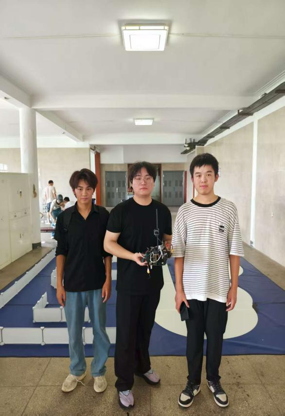 嵌入芯片学技术 竞赛实践出佳绩——beat365正版唯一官网电信工程学院在第八届全国大学生嵌入式芯片与系统设计竞赛中荣获佳绩